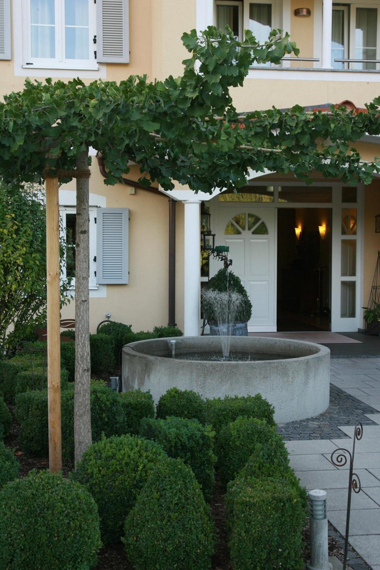 Ampervilla Hotel Фаренцхаузен Экстерьер фото