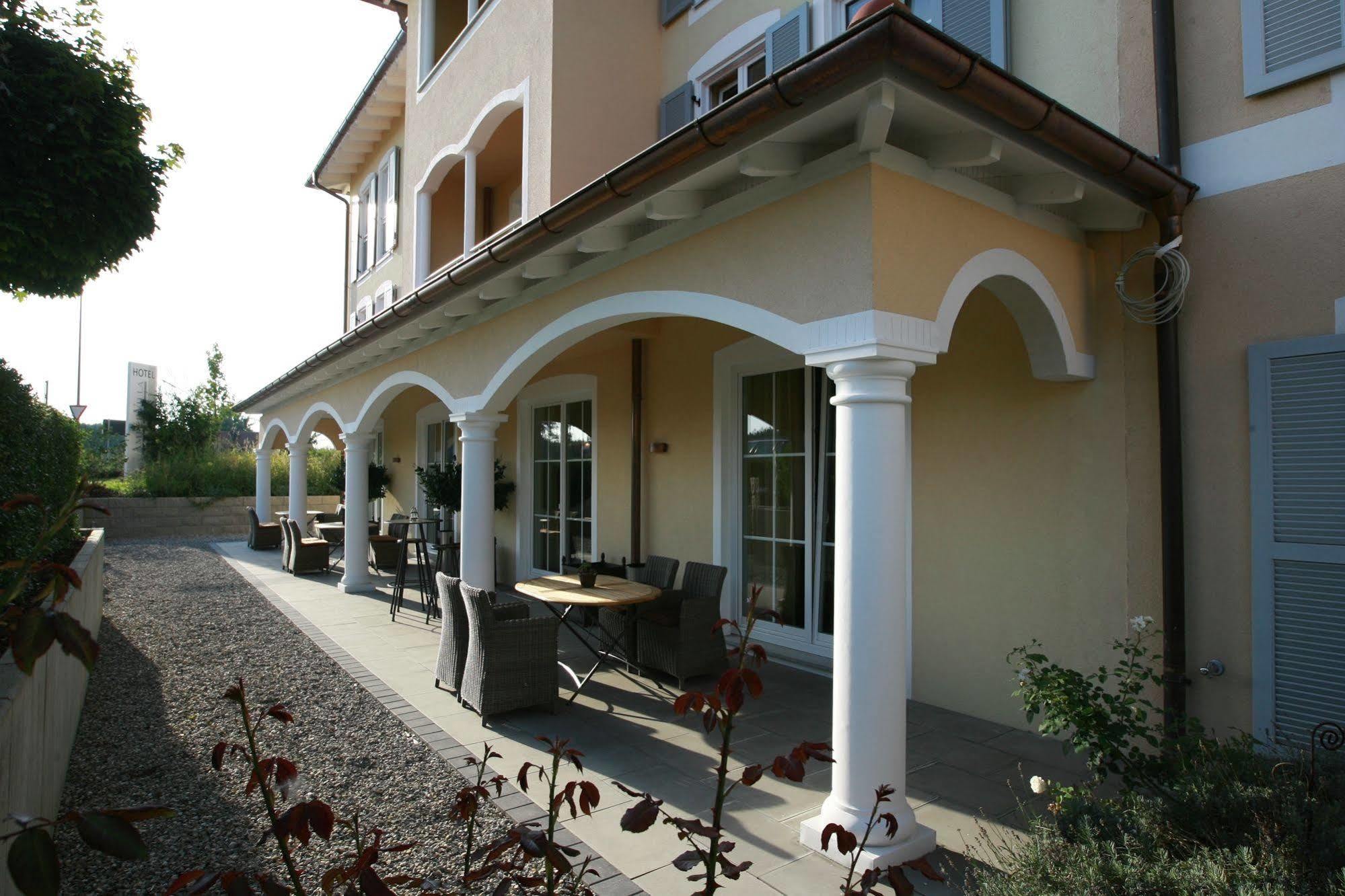 Ampervilla Hotel Фаренцхаузен Экстерьер фото